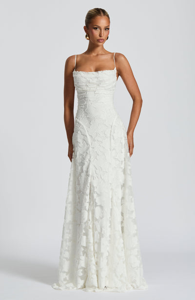 Maevy Elegant Maxi Dress